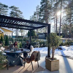 Pergola veggmontert høy | Sørøya | 3x4m sort