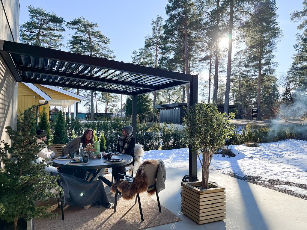 Pergola veggmontert høy | Sørøya | 3x4m sort - Bilde 1