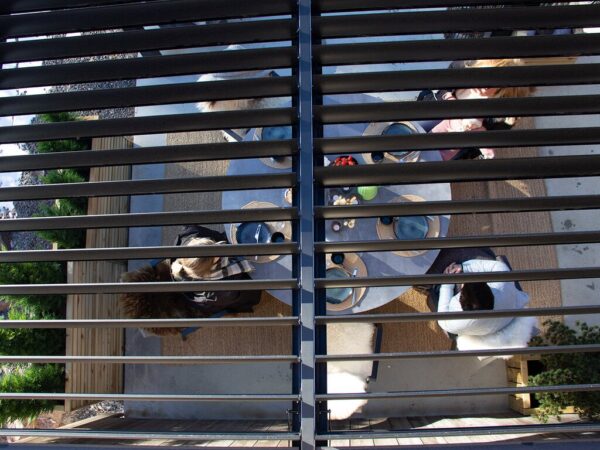 Pergola veggmontert høy | Sørøya | 3x3m sort