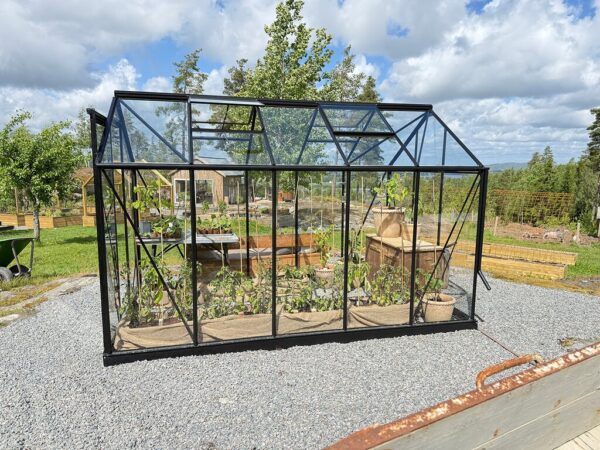 Large_Sort fra siden Drivhus Royal Well | Solstuen 7,5m² | Sort