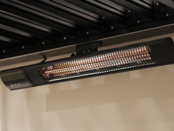 Large_Stor varmelampe på pergola 4_3 Veggmontert varmelampe 2500W