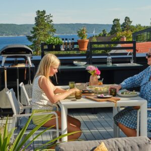 Holly utekjøkken m/benkeplate og rygg | sort