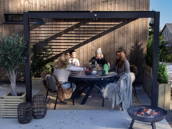 Pergola veggmontert høy | Sørøya | 3x3m sort