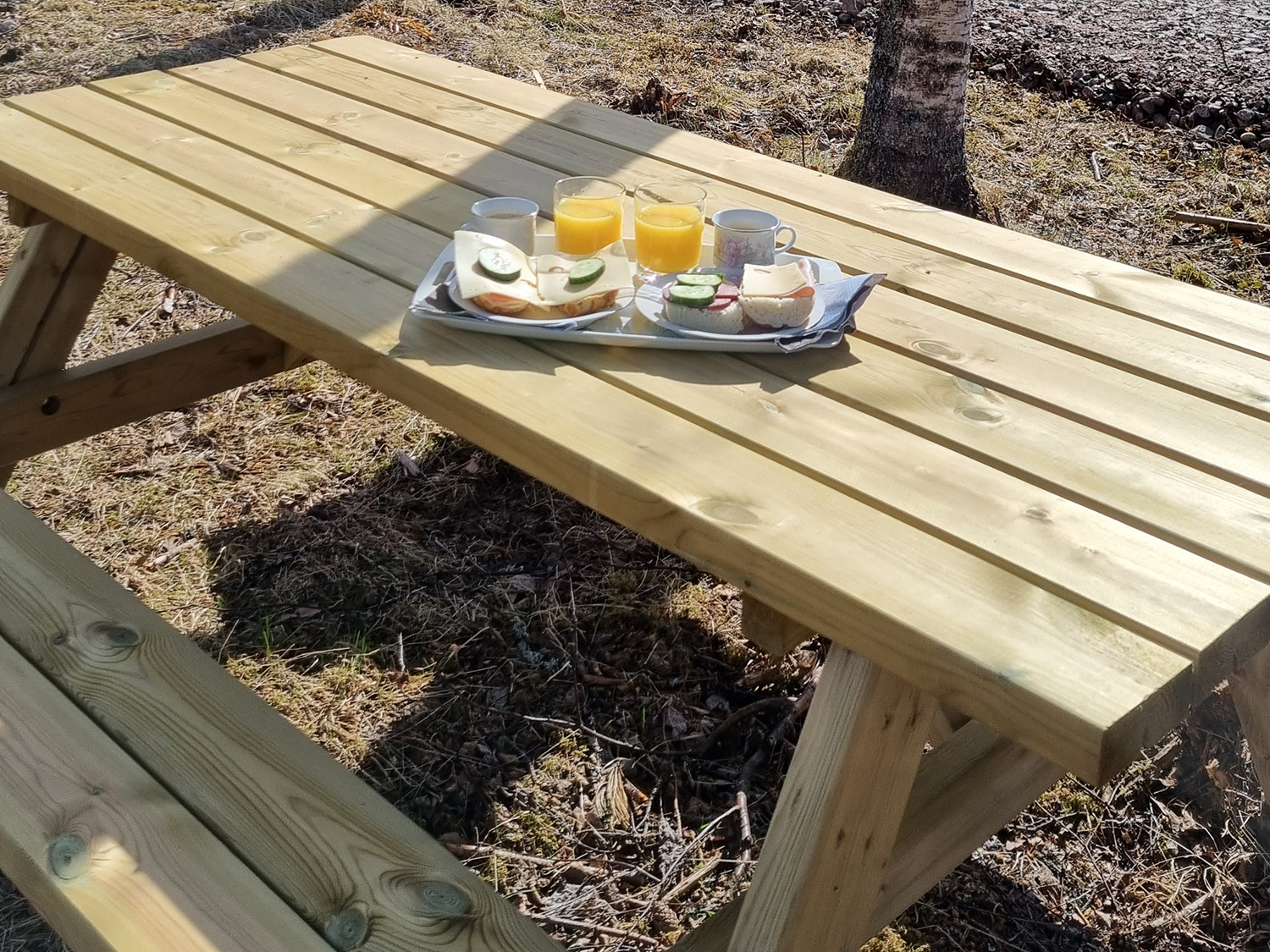 Lunsj eller kaffepause ved piknikbordet?