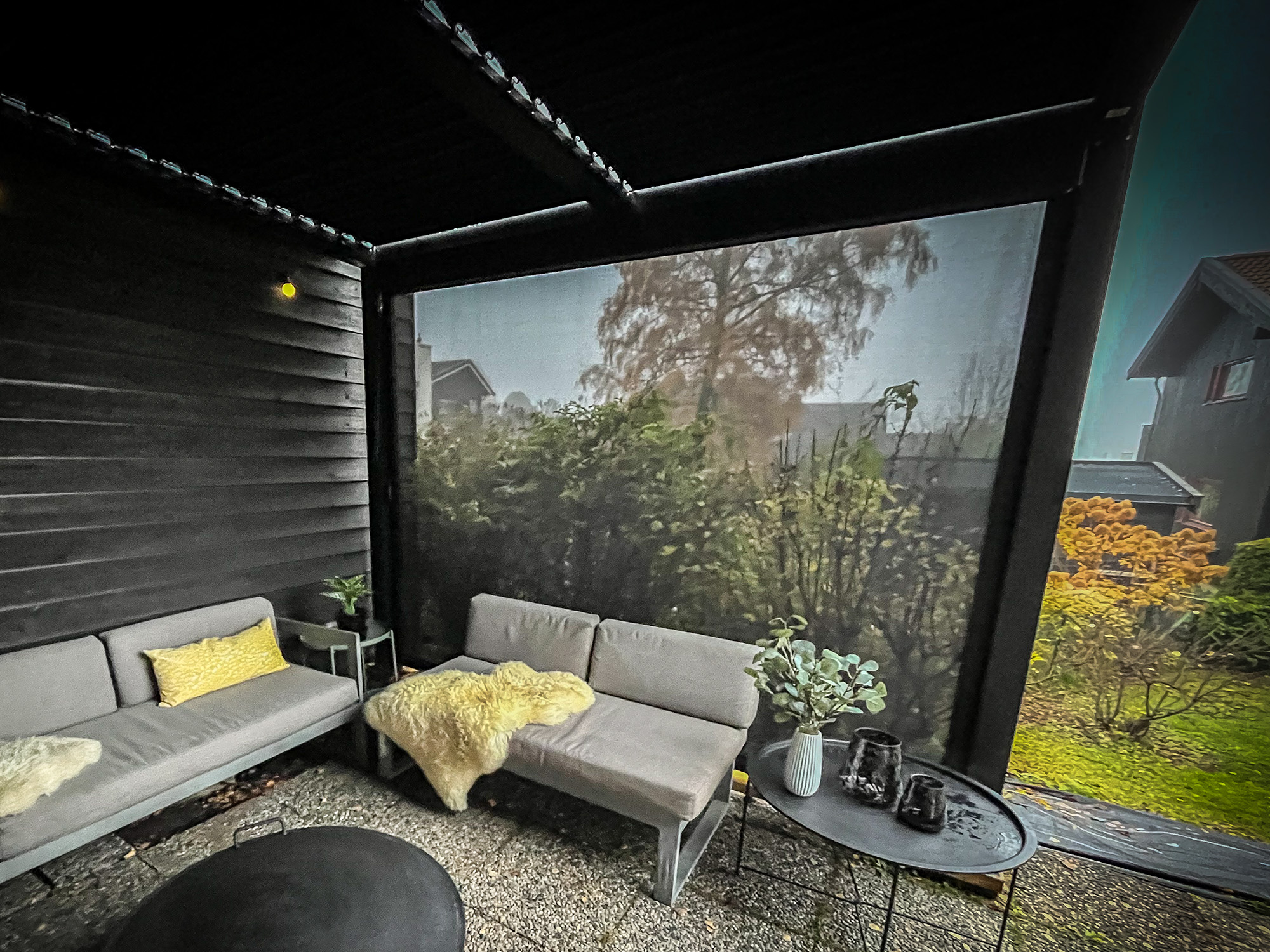 Vegghengt pergola på liten plass