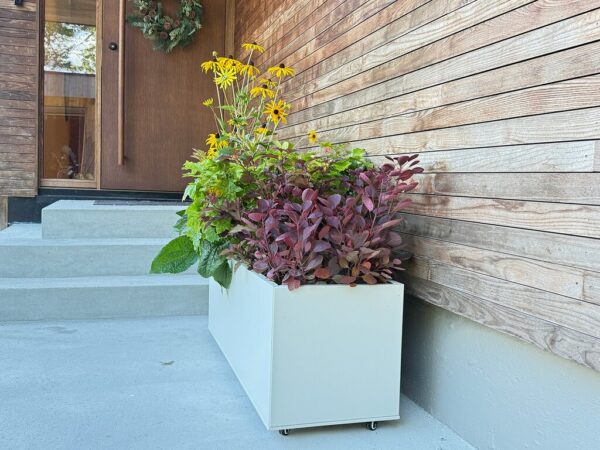 Large_Inngangsparti fra siden 4_3 Plantekasse | Kalk | 120 x 40 cm