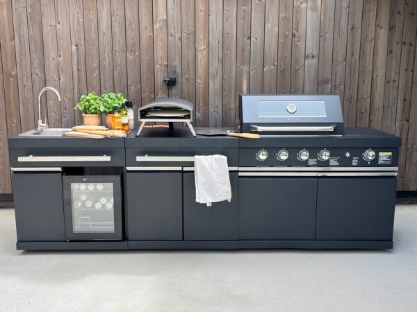 Komplett utekjøkken med grill, kjøleskap og vask sort