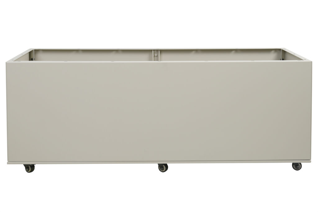 Kremfarget blomsterkasse