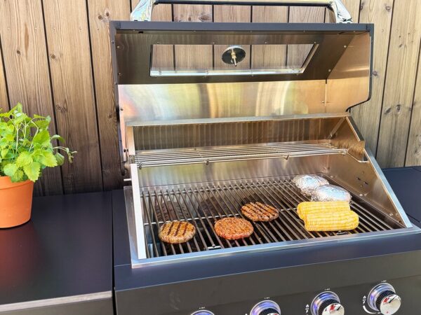 Komplett utekjøkken med grill, kjøleskap og vask sort