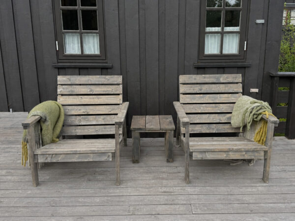 Sett 2 Tinde sett med 2 loungestoler og bord