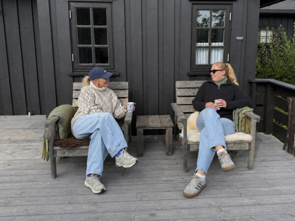 Sett 3 Tinde sett med 2 loungestoler og bord